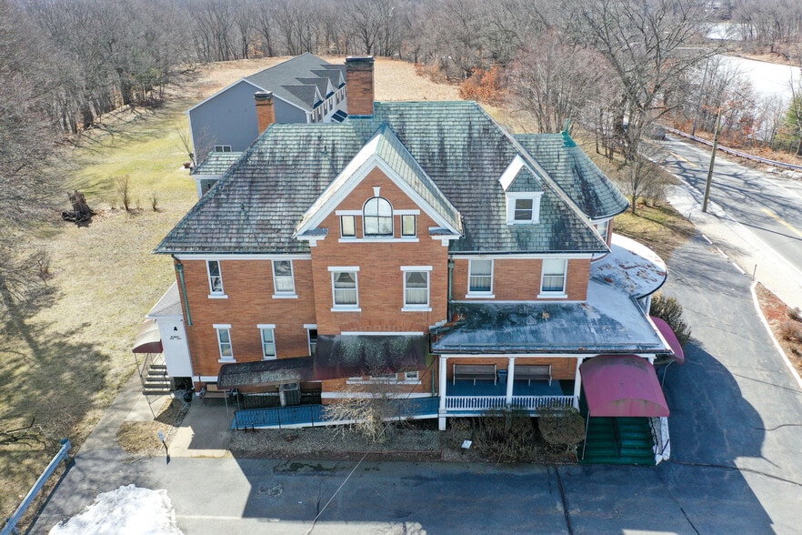 More Photos Of 1501 Lonsdale Ave, Lincoln General Retail For Sale