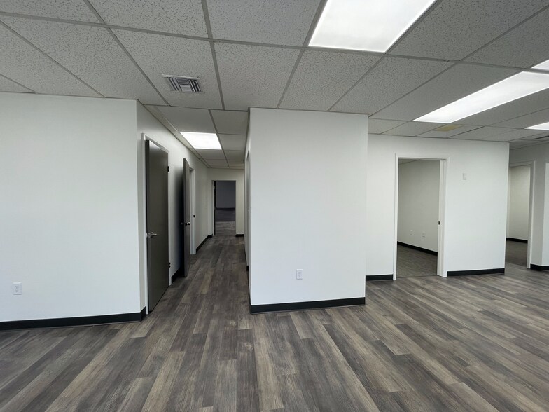 More Photos Of 1030 S 86th St, Tampa Manufacturing For Lease
