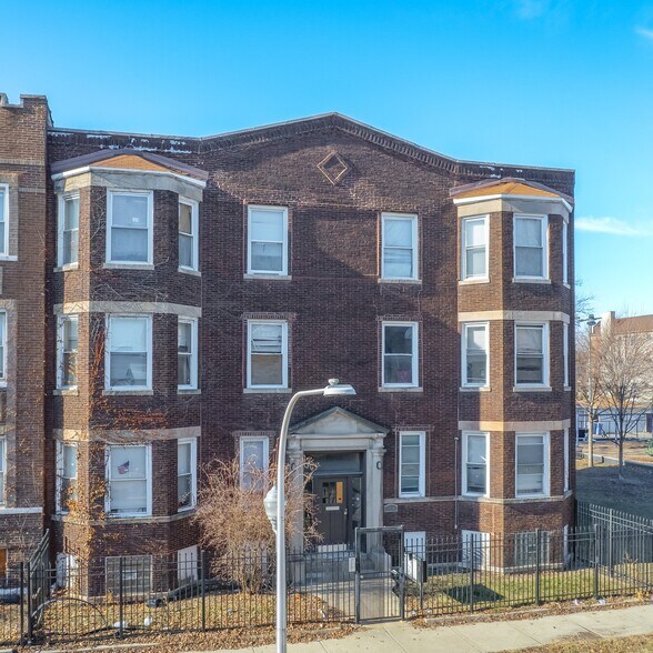 More Photos Of , Chicago Multifamily For Sale