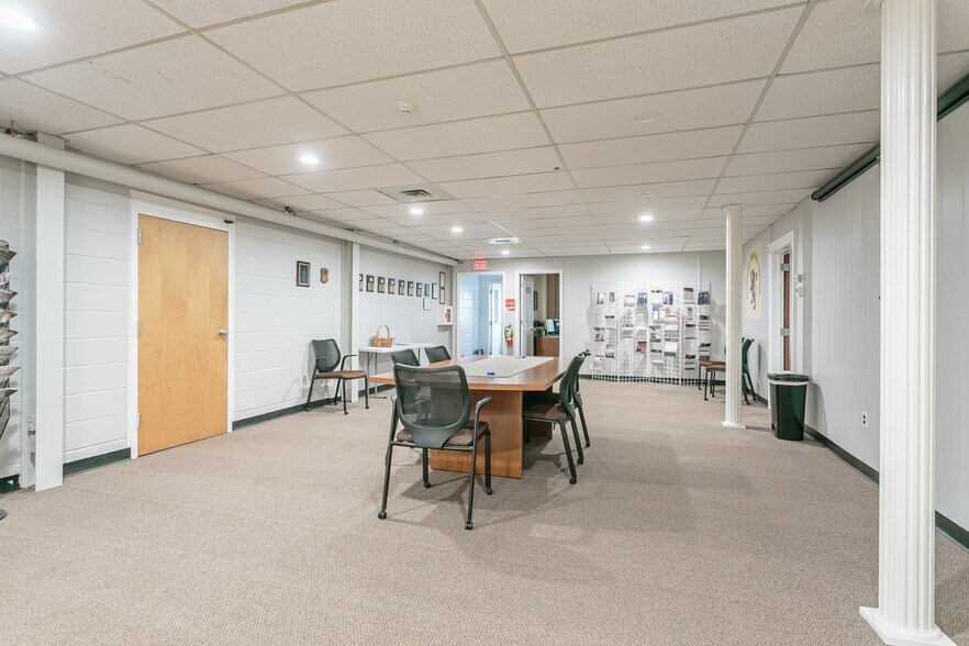 More Photos Of 300 Buell Rd, Rochester Loft Creative Space For Sale