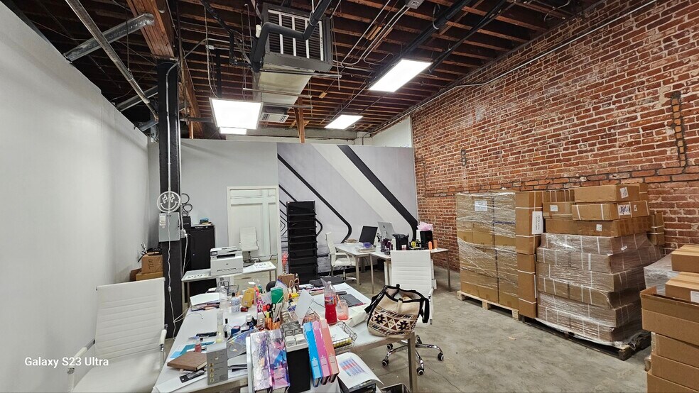 More Photos Of 2614 Crenshaw Blvd, Los Angeles Loft Creative Space For Lease