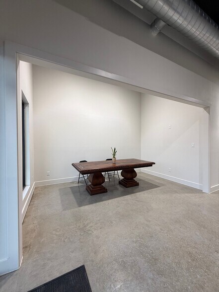 More Photos Of 3825 Quanah Hill Rd, Weatherford Flex For Lease