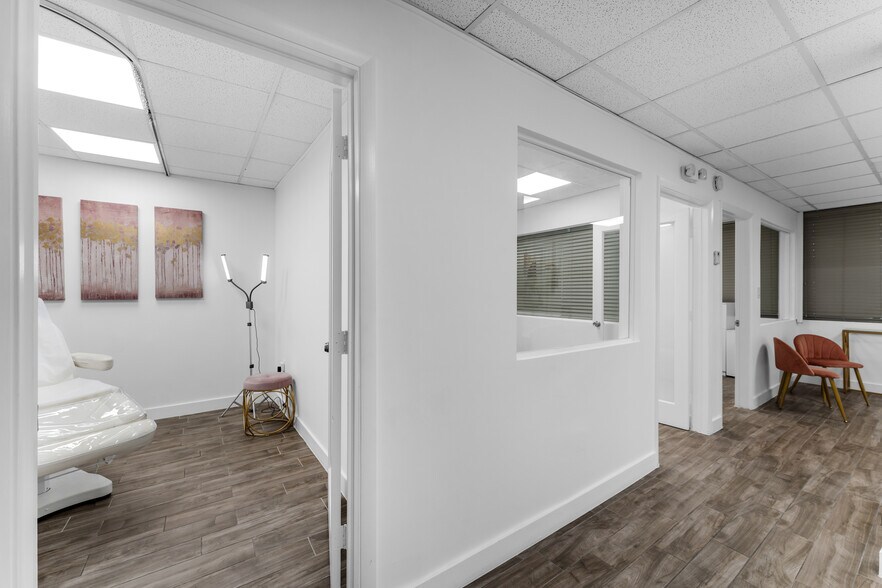 More Photos Of 8390 W Flagler St, Miami Office Residential For Lease