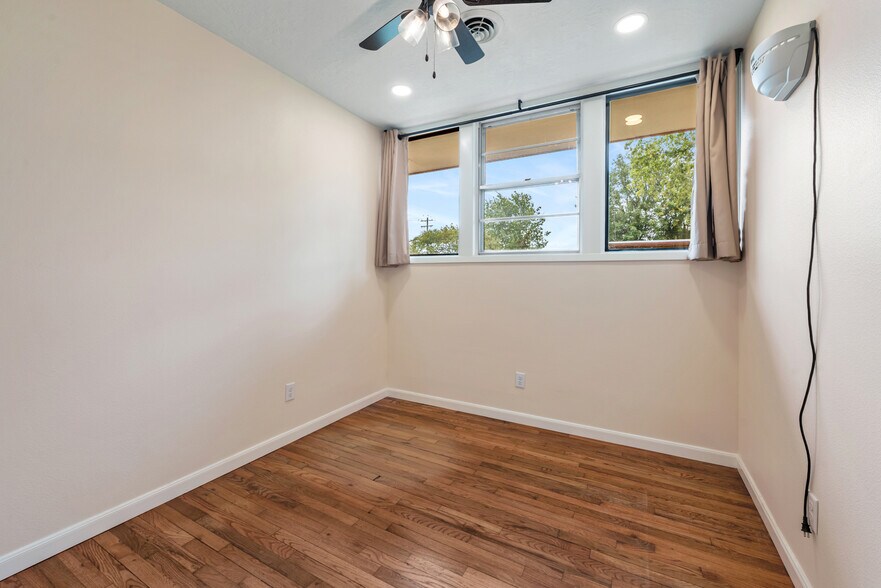 More Photos Of 601 Mary Lake Dr, Bryan Office Residential For Lease