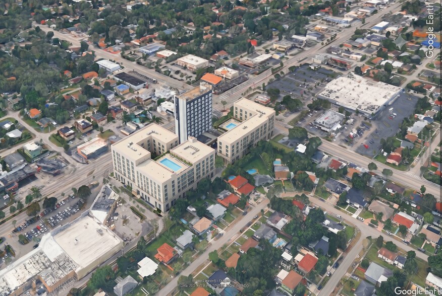 More Photos Of 633-699 NE 167th St, North Miami Beach Office For Sale