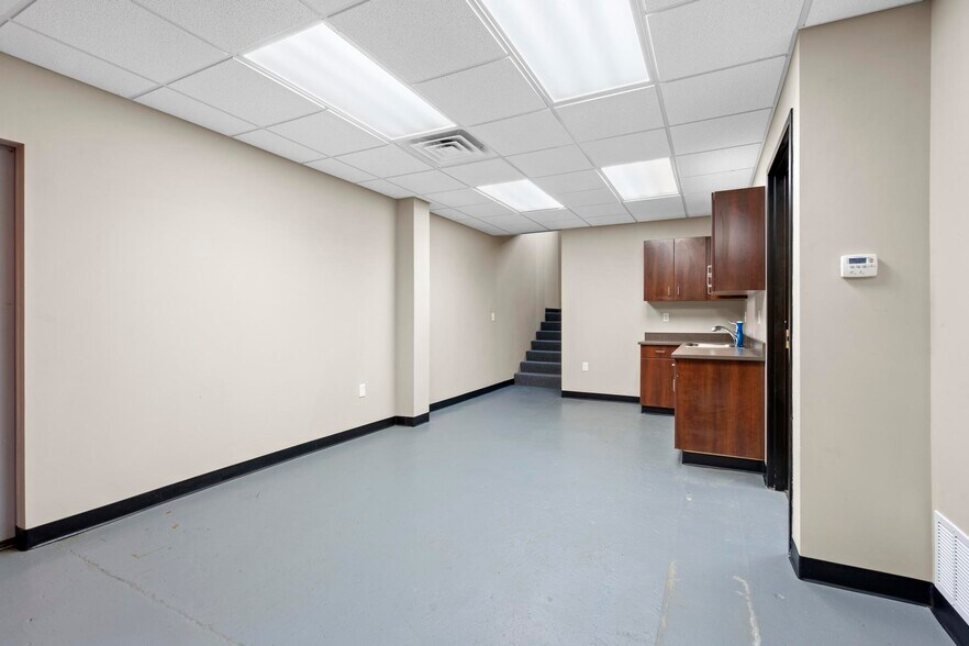 More Photos Of 1006 Ash St, Eudora Loft Creative Space For Lease