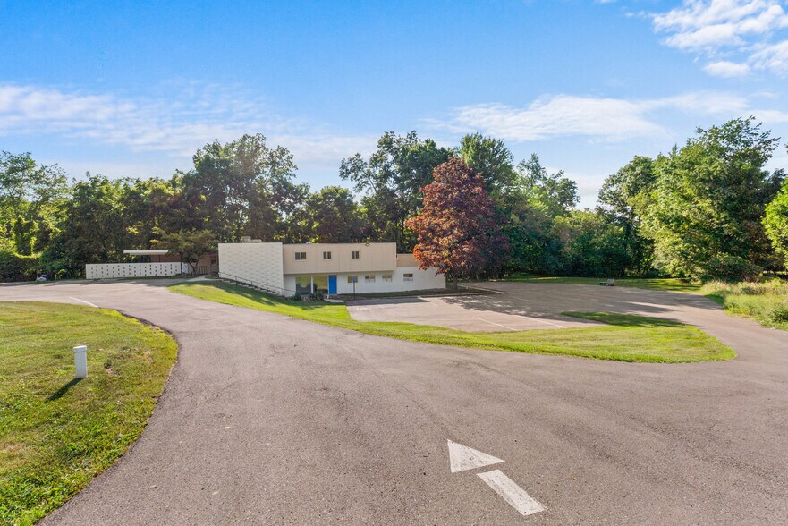 More Photos Of 2532 Spring Arbor Rd, Jackson Medical For Sale