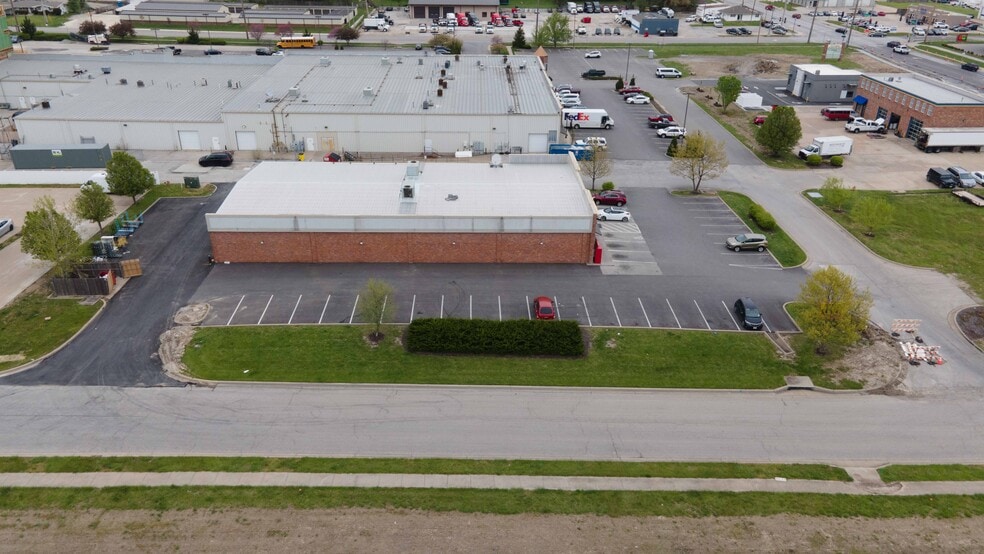 More Photos Of 105 SW Rock Creek Ln, Grain Valley Freestanding For Sale