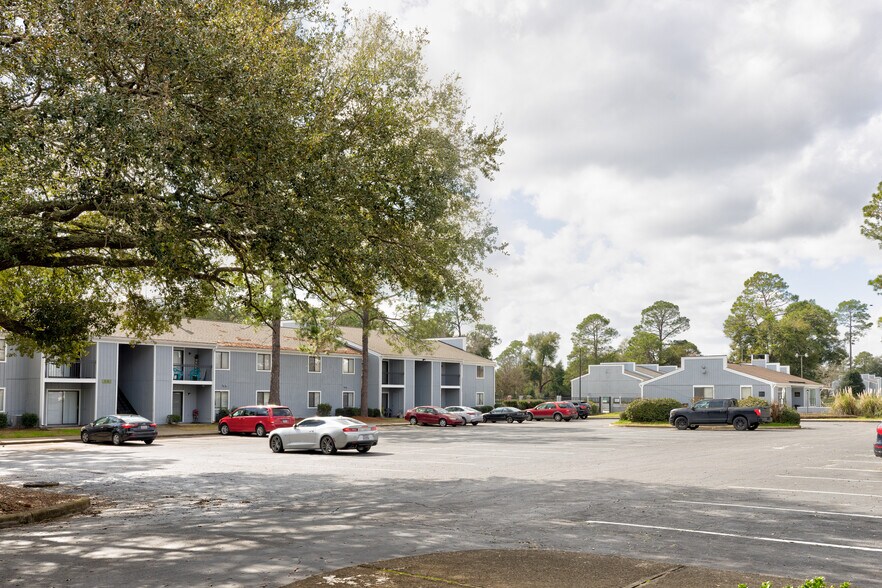 More Photos Of 333 S Mock Rd, Albany Apartments For Sale