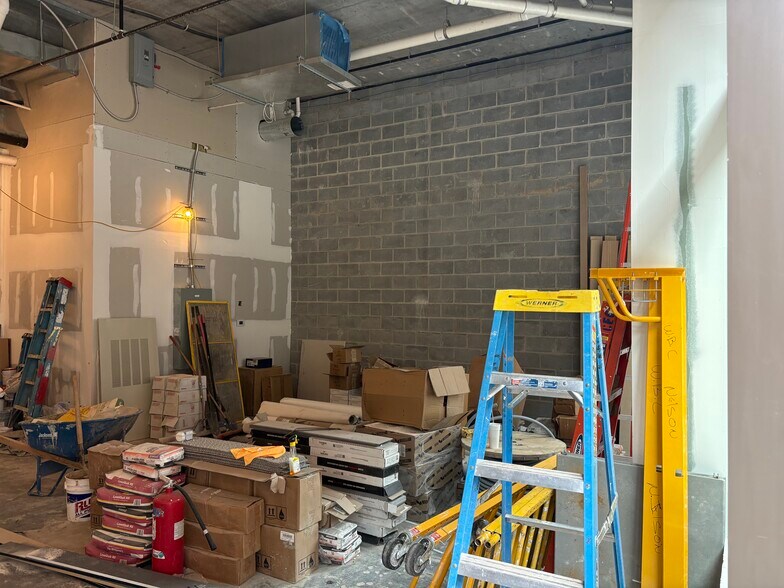 More Photos Of 220 E Bryan St, Savannah Hotel For Lease