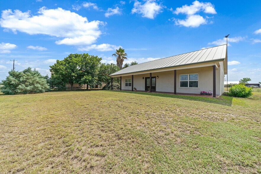 More Photos Of 14221 FM 2790, La Coste Warehouse For Sale
