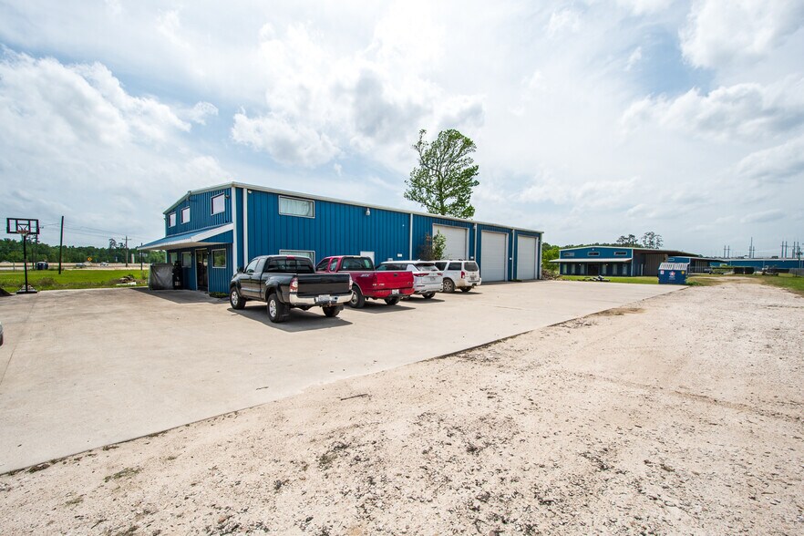 More Photos Of 12586 US-59, Splendora Warehouse For Sale