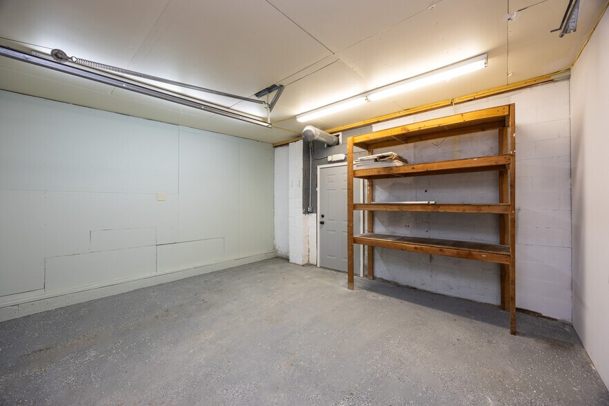 More Photos Of 320 Tilton Rd, Northfield Warehouse For Lease