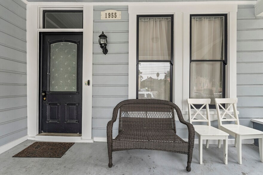 More Photos Of 1955 Bonsallo Ave, Los Angeles Apartments For Sale