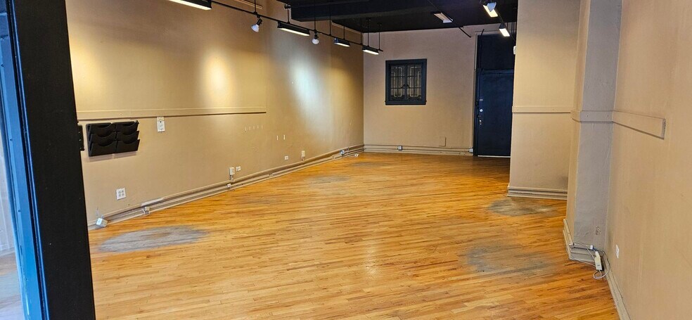 More Photos Of 617-625 Grove St, Evanston Apartments For Lease