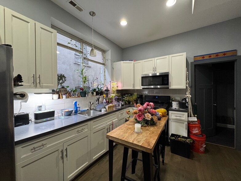 More Photos Of 1813 S Ashland Ave, Chicago Apartments For Sale