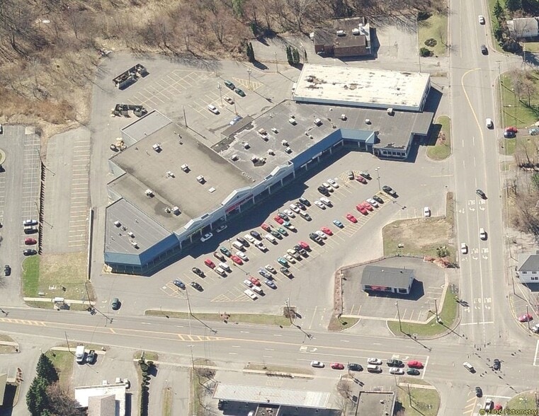 More Photos Of 709 N Main St, North Syracuse Unknown For Lease