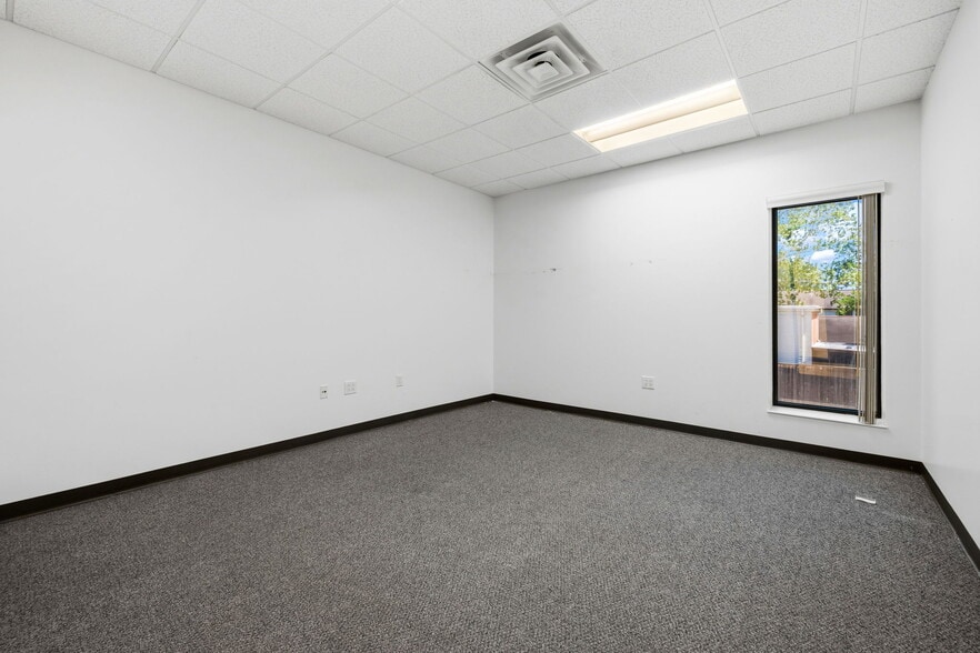 More Photos Of 901 W 18th St, Houston Warehouse For Sale