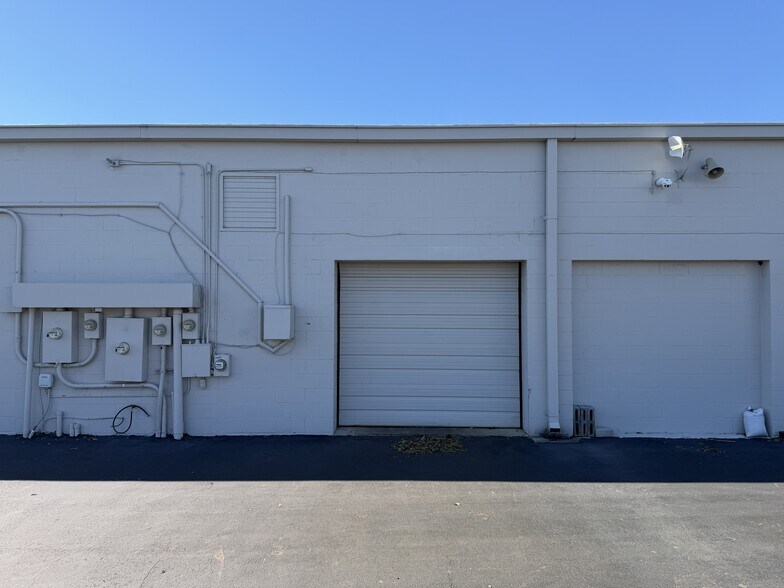 More Photos Of 9225 Ulmerton Rd, Largo Light Manufacturing For Sale