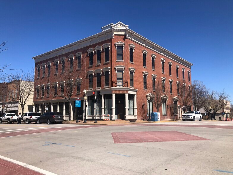 Primary Photo Of 235 E High St, Jefferson City Office For Lease