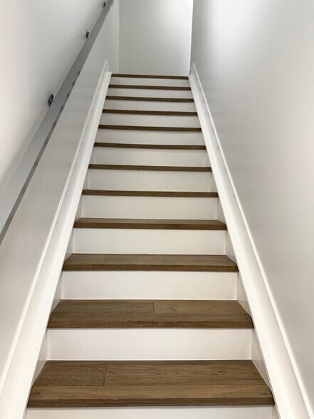 More Photos Of 613 3rd Ave NE, Calgary Apartments For Sale