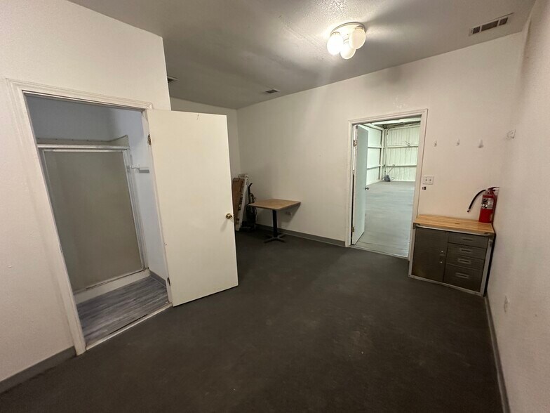 More Photos Of 3612 S County Road 1198, Midland Warehouse For Sale