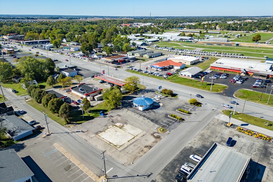 More Photos Of 351 N Morton St, Franklin Restaurant For Sale