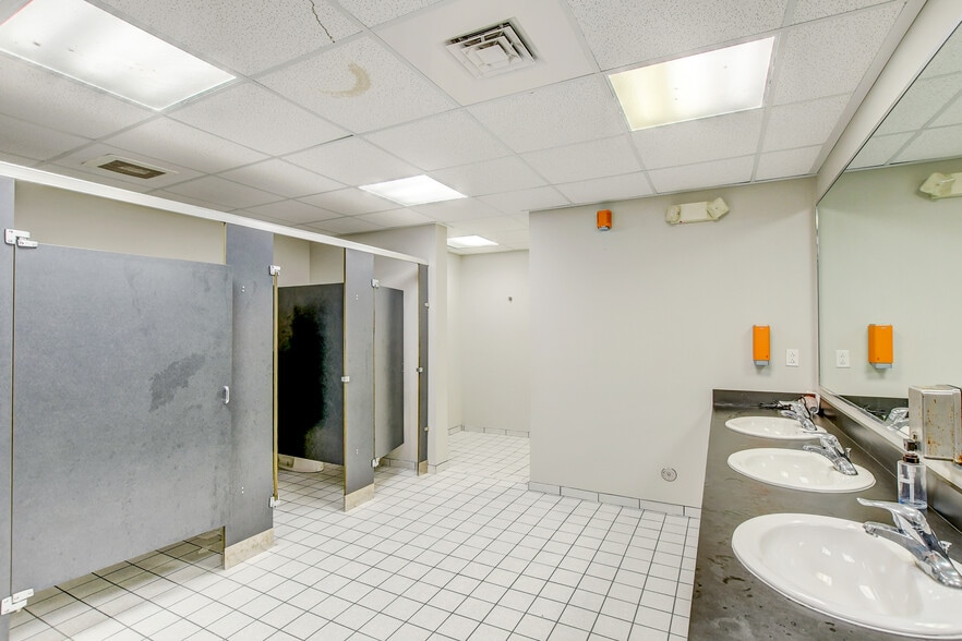 More Photos Of 3400 Turgot Ln, Mount Pleasant Health Club For Lease