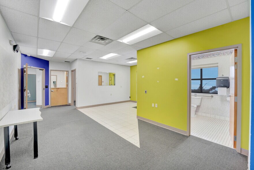 More Photos Of 26 Steele Ave, Arcade Office For Lease
