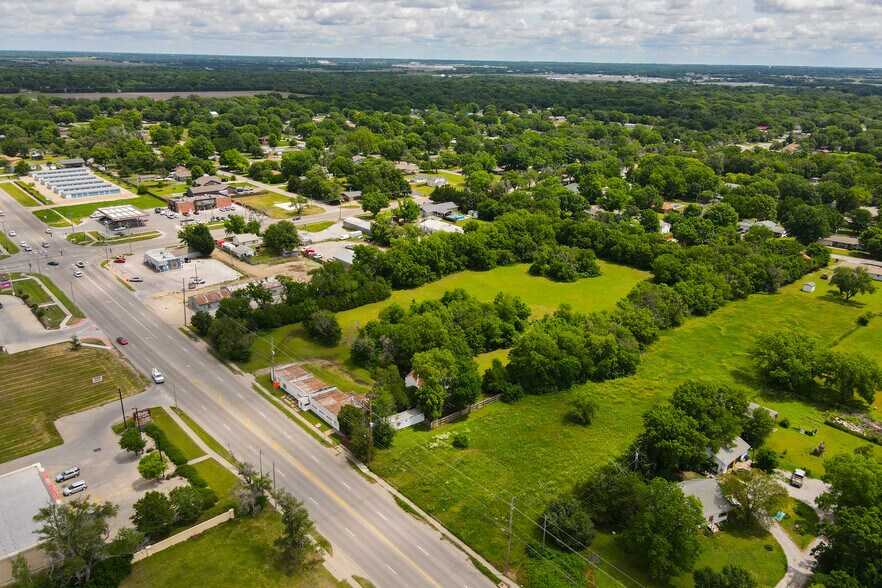 More Photos Of 5310 N Meridian Ave, Wichita Office For Sale