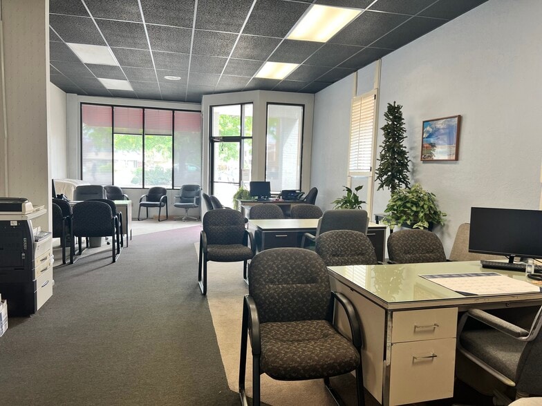 More Photos Of 200 3rd Ave E, Twin Falls Office For Sale
