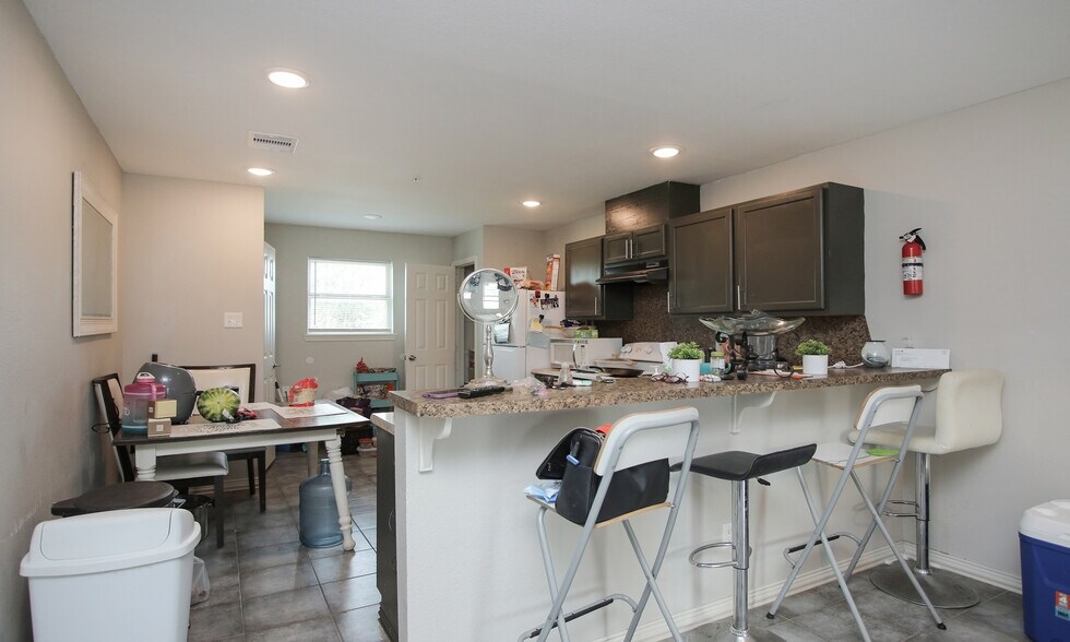 More Photos Of 1318 Avenue A, South Houston Apartments For Sale