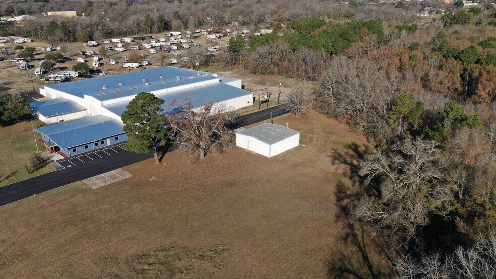 More Photos Of 600 S Loop 485, Gladewater Manufacturing For Lease