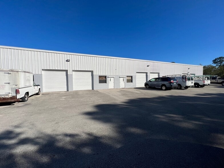 Primary Photo Of 7605 Progress Cir, Melbourne Warehouse For Lease
