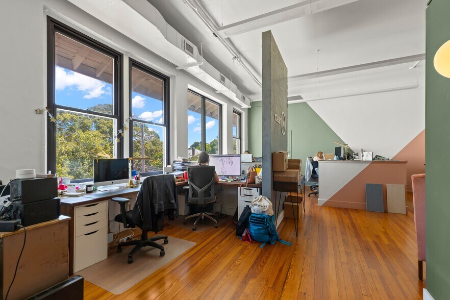 More Photos Of 327 11th Ave N, Saint Petersburg Office For Lease