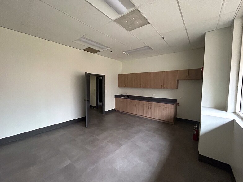 More Photos Of 7700-7730 Southern Dr, Springfield Warehouse For Lease