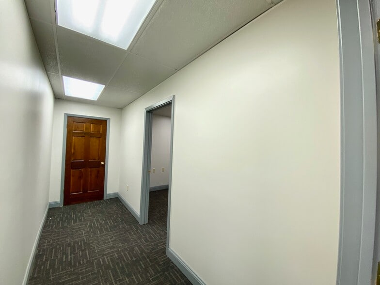 More Photos Of 1523-1529 Cliff Gookin Blvd, Tupelo Office For Lease
