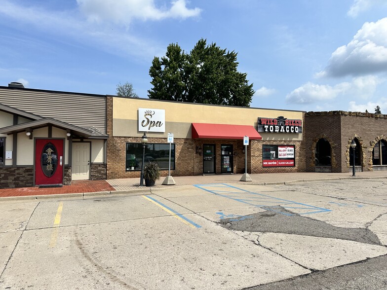 Primary Photo Of 631-651 E Saginaw Hwy, Grand Ledge Freestanding For Lease