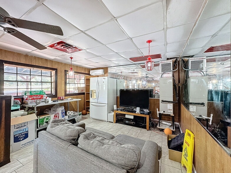 More Photos Of 15525 Shady Hills Rd, Spring Hill Restaurant For Sale