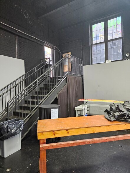 More Photos Of 86-90 Forrest St, Jersey City Warehouse For Lease