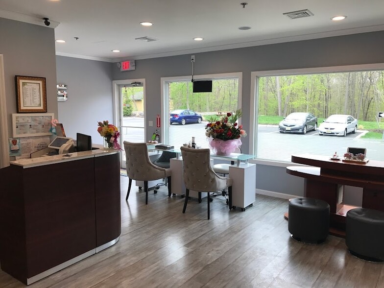 More Photos Of 652 Main Rd, Towaco Storefront Retail Office For Lease