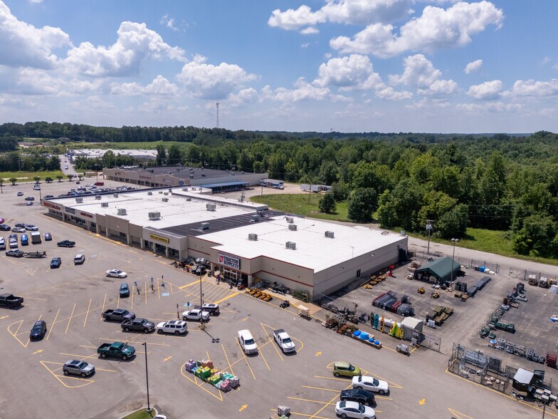 More Photos Of 677 W Church St, Lexington Unknown For Lease