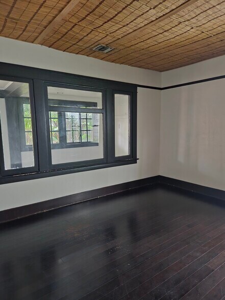 More Photos Of 3127 Santa Monica Blvd, Santa Monica Freestanding For Lease
