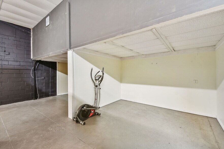 More Photos Of 1956 Kingsley Ave, Orange Park General Retail For Sale