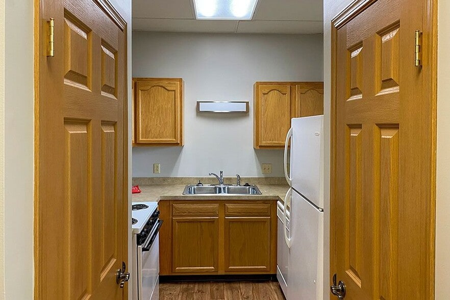 More Photos Of 600 W North St, Greenfield Apartments For Sale
