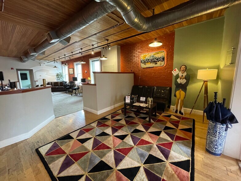 More Photos Of 559 Main St, Bethlehem Storefront For Lease