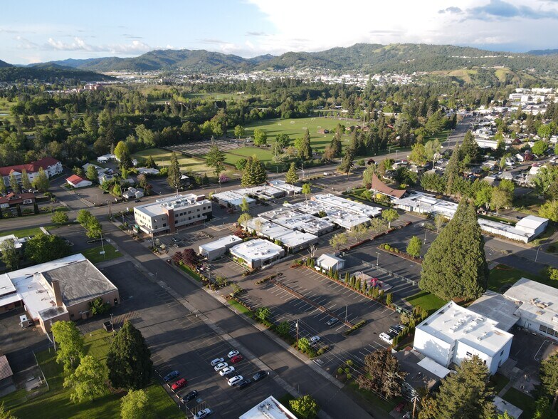More Photos Of 1813 W Harvard Ave, Roseburg Medical For Lease