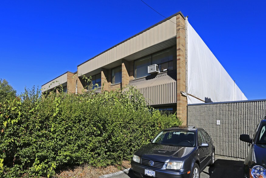 Primary Photo Of 6866 Russell Av, Burnaby Office For Lease