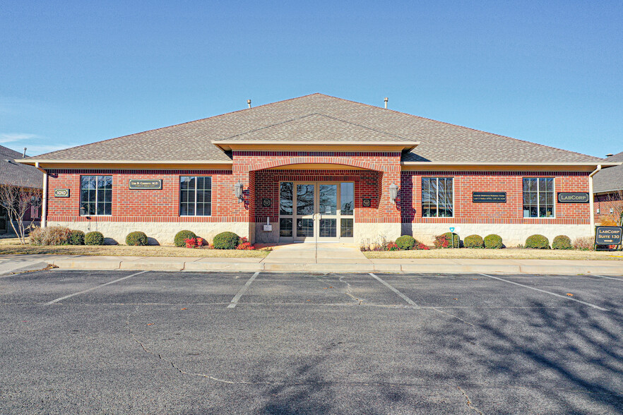 Primary Photo Of 1010 24th Ave NW, Norman Medical For Lease