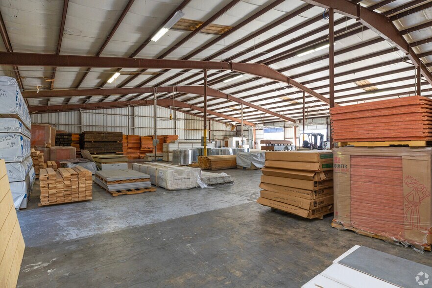 More Photos Of 7818 Depot Ln, Tampa Warehouse For Lease
